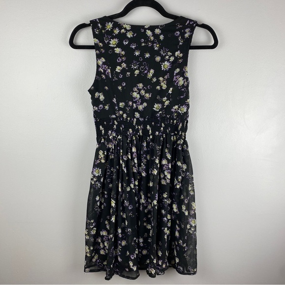 HOT Topic Black Floral V-Neck Woven Dress XS - Picture 11 of 11
